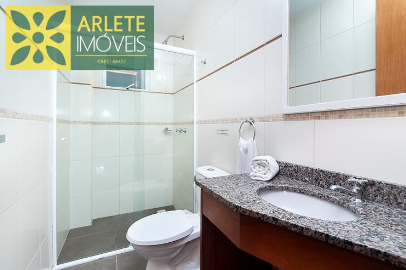 banheiro apartamento aluguel bombinhas