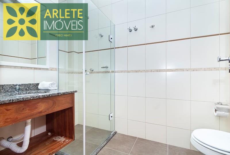banheiro superior apartamento aluguel bombinhas