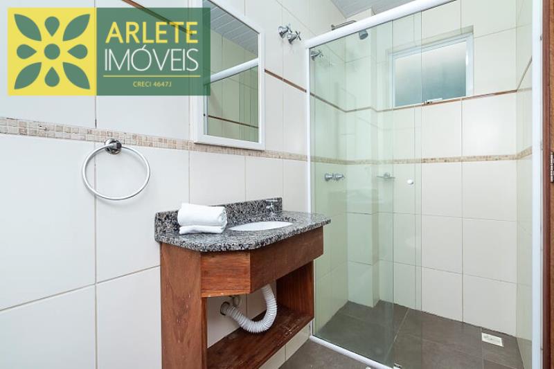 banheiro apartamento locação bombinhas