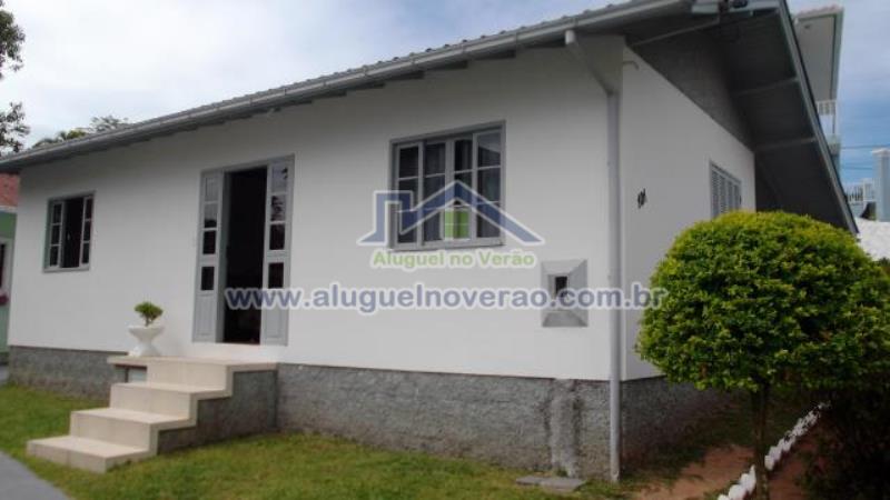Casa Codigo 3046 para temporada no bairro Ponta das  Canas na cidade de Florianópolis Condominio 