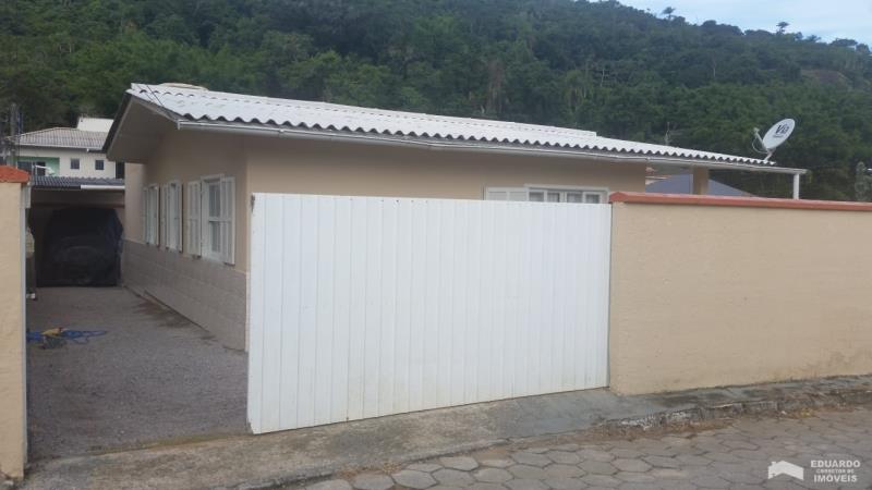 Casa Código 448Venda no bairro Cachoeira do Bom Jesus na cidade de Florianópolis