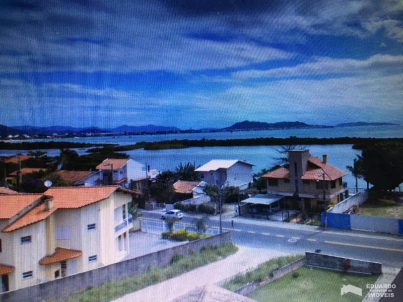 Casa Geminada Código 465Temporada no bairro Ponta das Canas na cidade de Florianópolis
