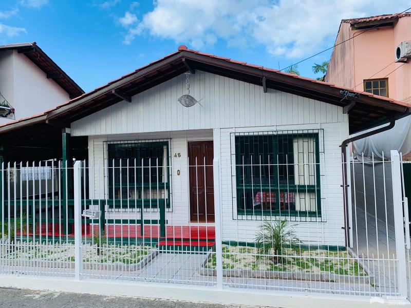 Casa Código 466Temporada no bairro Cachoeira do Bom Jesus na cidade de Florianópolis