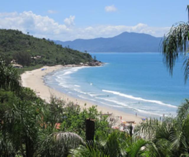 Casa Código 87Temporada no bairro Ponta das  Canas na cidade de Florianópolis