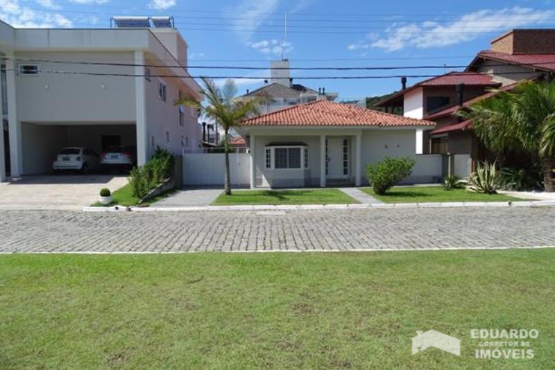 Casa Código 233 para Aluguel Temporada COND. BLASQUE no bairro Cachoeira do Bom Jesus na cidade de Florianópolis