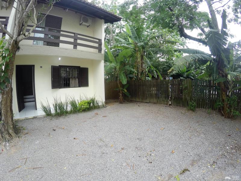 Apartamento Código 244Temporada no bairro Cachoeira do Bom Jesus na cidade de Florianópolis