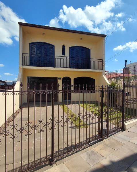 Casa Codigo 8093 para alugar no bairro Nossa Senhora de Lourdes na cidade de Santa Maria