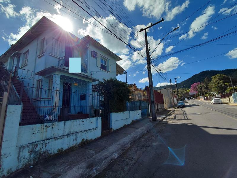 Casa Codigo 8170 a Venda no bairro Nossa Senhora do Perpétuo Socorro na cidade de Santa Maria