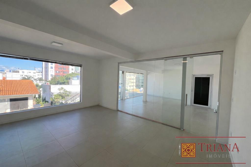 Sala-Codigo-183-para-Alugar-no-bairro-Coqueiros-na-cidade-de-Florianópolis