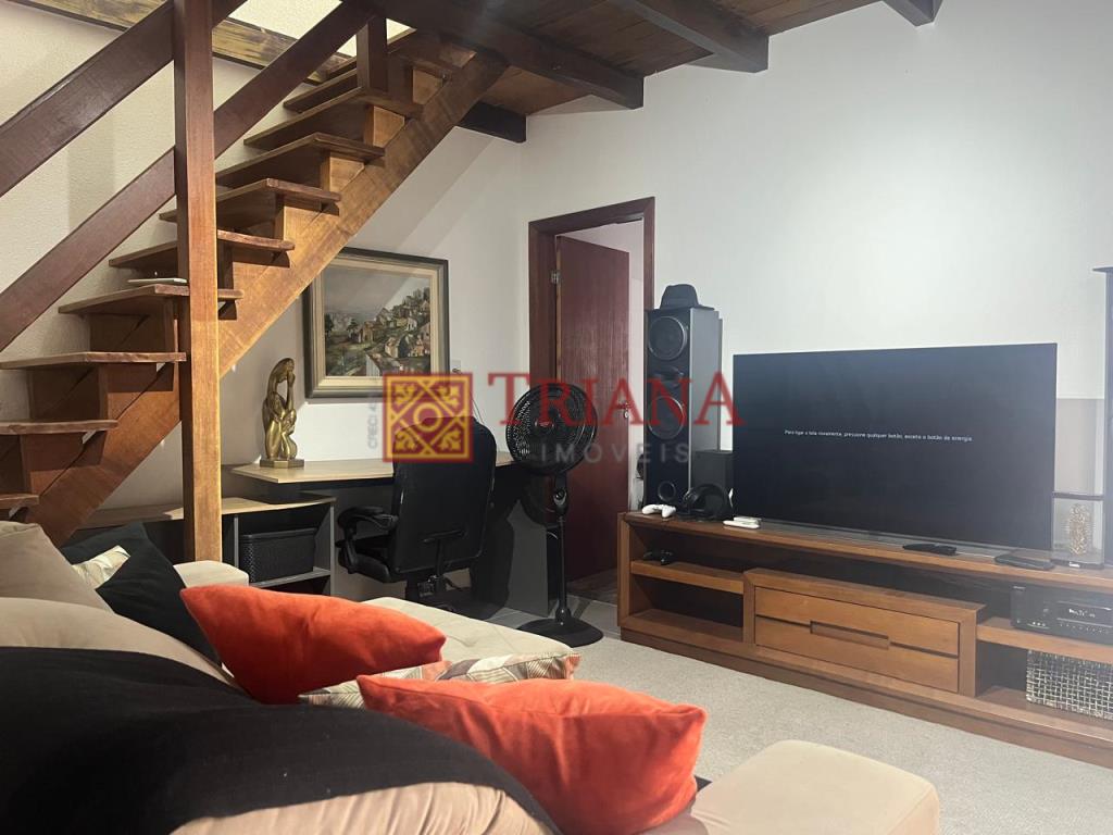 Casa-Codigo-1474-a-Venda-no-bairro-São-João-do-Rio-Vermelho-na-cidade-de-Florianópolis