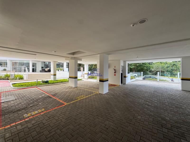Vaga de garagem com marcação em vermelho