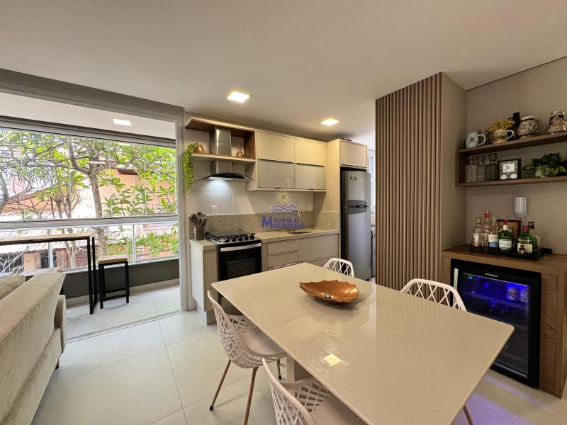 Sala de jantar e cozinha