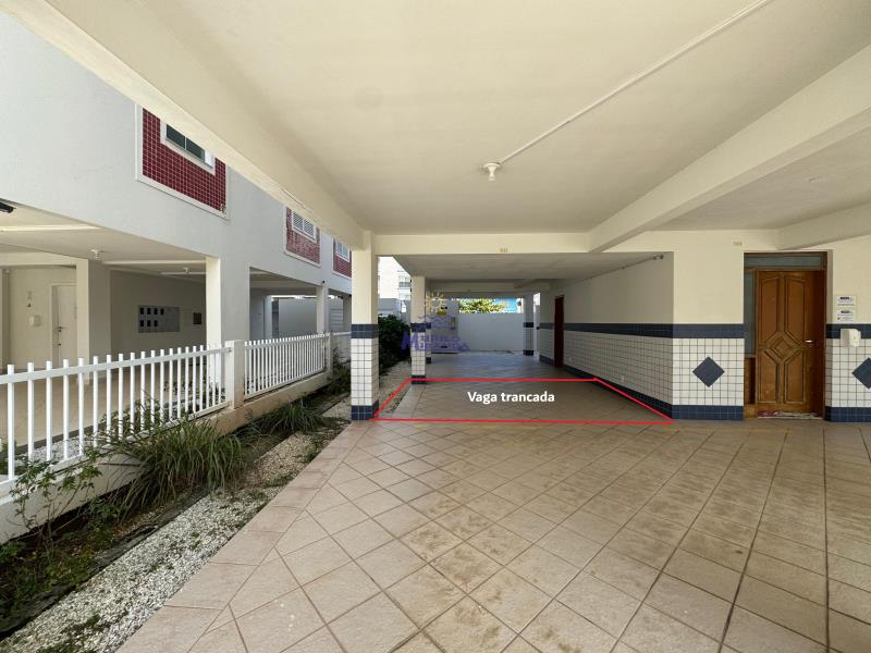 vaga de garagem trancada
