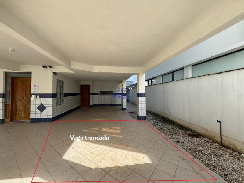 vaga de garagem TRANCADA
