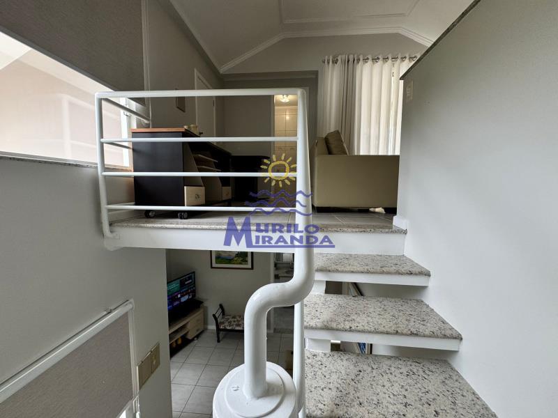 Escada de acesso ao terceiro andar