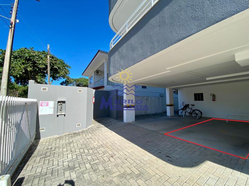 Vaga de garagem com marcação em vermelho