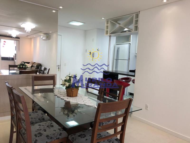 Sala de jantar e cozinha