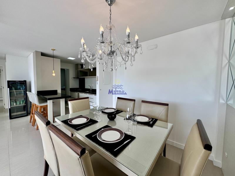 Sala de jantar e cozinha