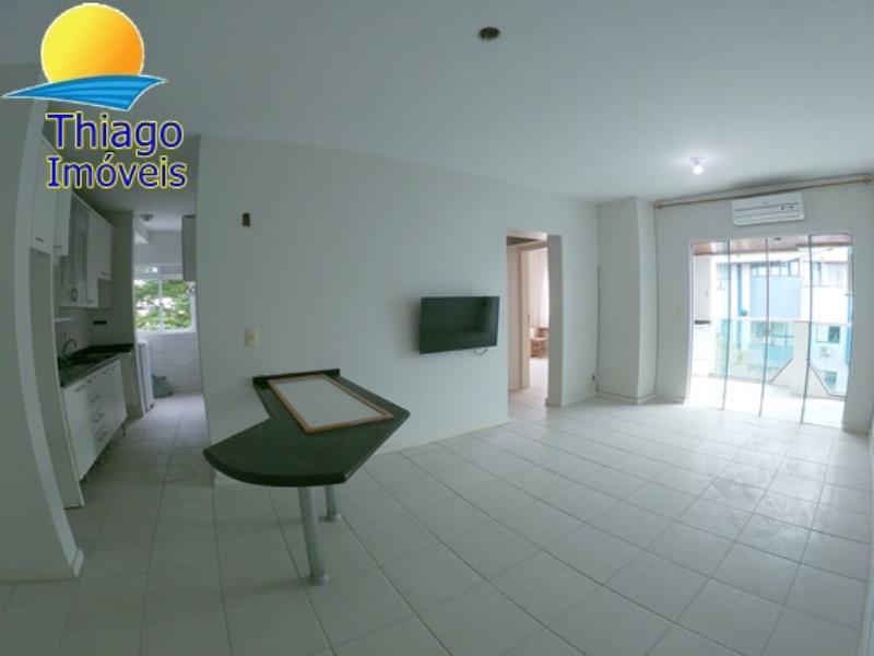 Apartamento com o Código 137 para alugar no bairro Canasvieiras na cidade de Florianópolis com 2 dormitorio(s) possui 1 garagem(ns) possui 2 banheiro(s)