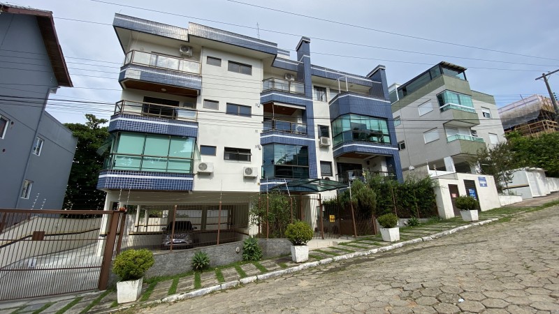 Apartamento com o Código 410 para alugar no bairro Canasvieiras na cidade de Florianópolis com 2 dormitorio(s) possui 1 garagem(ns) possui 2 banheiro(s)