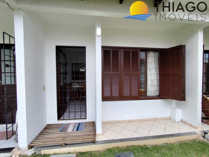 Apartamento com o Código 4187 para alugar no bairro Canasvieiras na cidade de Florianópolis com 2 dormitorio(s) possui 1 garagem(ns) possui 1 banheiro(s) com área de 65,47 m2