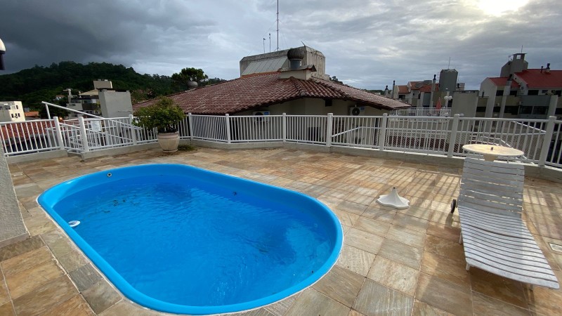 Cobertura com o Código 407 para alugar no bairro Canasvieiras na cidade de Florianópolis com 3 dormitorio(s) possui 1 garagem(ns) possui 3 banheiro(s)