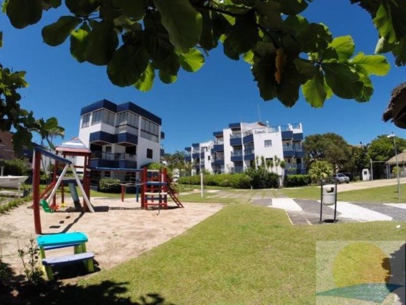 Apartamento com o Código 166 para alugar na temporada no bairro Canasvieiras na cidade de Florianópolis com 2 dormitorio(s) possui 1 garagem(ns) possui 2 banheiro(s) com área de 95,00 m2