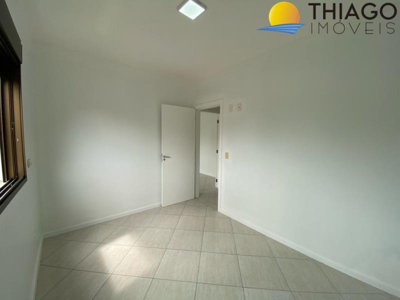 Apartamento com o Código 319 para alugar no bairro Canasvieiras na cidade de Florianópolis com 3 dormitorio(s) possui 2 garagem(ns) possui 2 banheiro(s) com área de 134,23 m2
