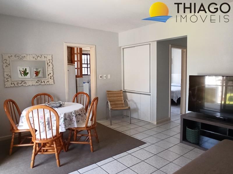 Apartamento com o Código 353 para alugar na temporada no bairro Canasvieiras na cidade de Florianópolis com 2 dormitorio(s) possui 1 garagem(ns) possui 1 banheiro(s)