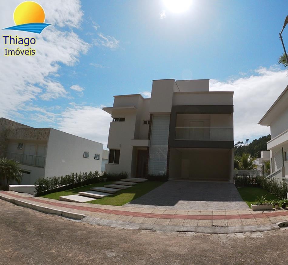 Casa com o Código 58 para alugar na temporada no bairro Canasvieiras na cidade de Florianópolis com 3 dormitorio(s) possui 3 garagem(ns) possui 3 banheiro(s)