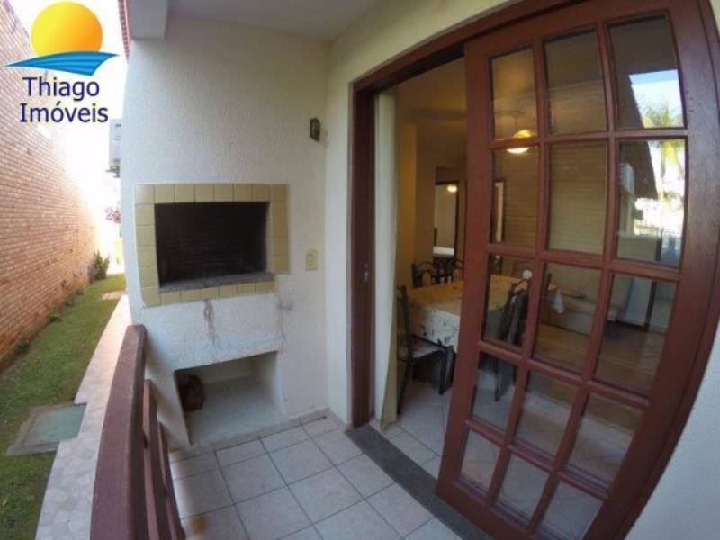 Apartamento com o Código 136 para alugar no bairro Canasvieiras na cidade de Florianópolis com 3 dormitorio(s) possui 1 garagem(ns) possui 2 banheiro(s) com área de 79,37 m2