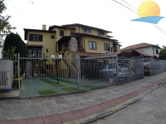 Apartamento com o Código 8212 para alugar no bairro Canasvieiras na cidade de Florianópolis com 2 dormitorio(s) possui 1 garagem(ns) possui 1 banheiro(s)