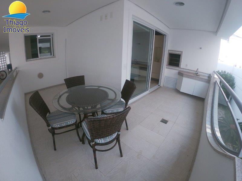Apartamento com o Código 8001 para alugar no bairro Jurerê Internacional na cidade de Florianópolis com 2 dormitorio(s) possui 1 garagem(ns) possui 2 banheiro(s)