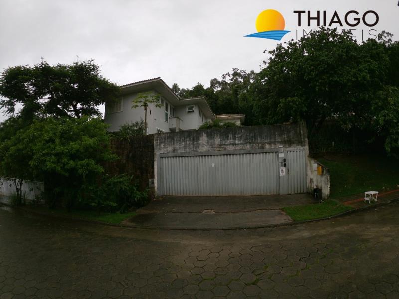 Casa com o Código 21 à Venda no bairro Canasvieiras na cidade de Florianópolis com 3 dormitorio(s) possui 1 garagem(ns) possui 3 banheiro(s)