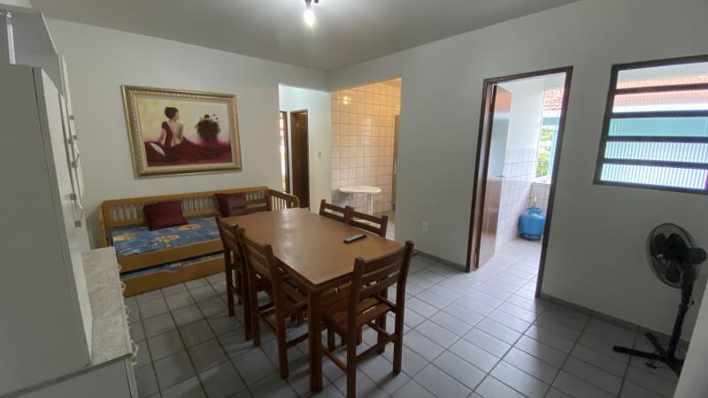 Apartamento com o Código 176 para alugar no bairro Cachoeira do Bom Jesus na cidade de Florianópolis com 2 dormitorio(s) possui 1 garagem(ns) possui 1 banheiro(s) com área de 50,00 m2