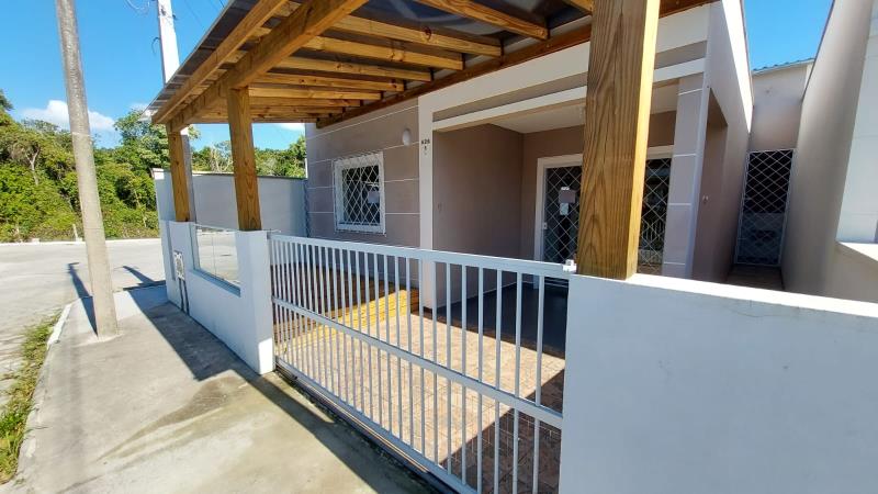 Casa com o Código 368 à Venda no bairro Vargem Grande na cidade de Florianópolis com 2 dormitorio(s) possui 1 banheiro(s) com área de 56,00 m2