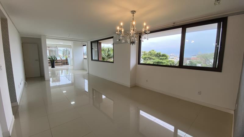 Cobertura com o Código 3022 à Venda no bairro Canasvieiras na cidade de Florianópolis possui 1 garagem(ns) possui 3 banheiro(s) com área de 193,61 m2