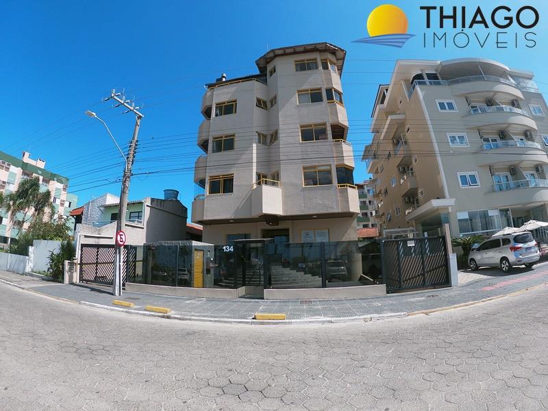 Apartamento com o Código 411 para alugar no bairro Canasvieiras na cidade de Florianópolis com 1 dormitorio(s) possui 1 garagem(ns) possui 1 banheiro(s) com área de 53,76 m2
