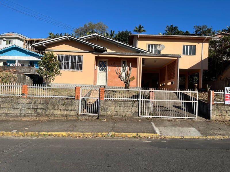 Casa Codigo 21 a Venda no bairro Centro na cidade de Orleans