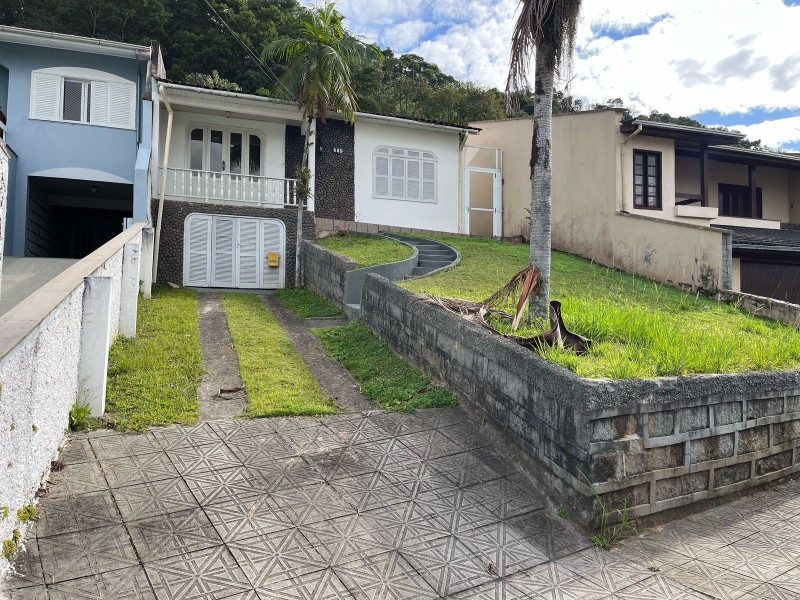 Casa Codigo 51 para Locacao no bairro Centro na cidade de Orleans