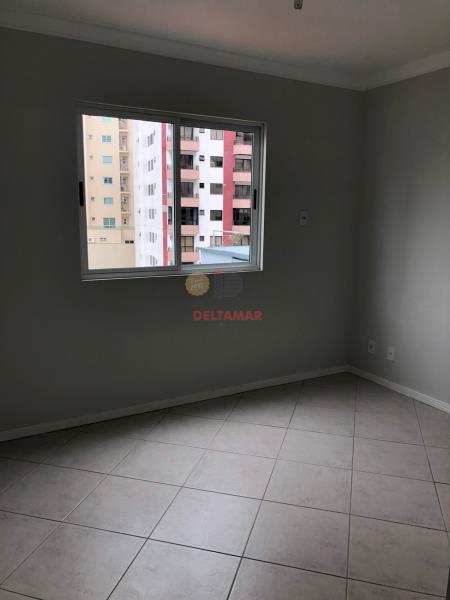 Apartamento Código 641 para Venda MERO no bairro Centro na cidade de Balneário Camboriú 