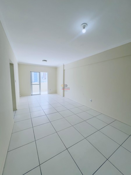 Apartamento Código 759 para alugar no bairro Centro na cidade de Balneário Camboriúna Imobiliária DeltaMar 