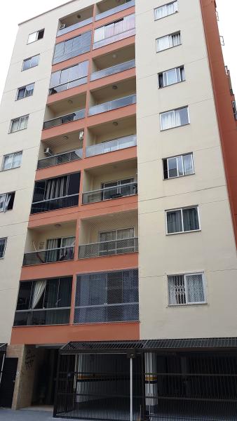 Apartamento Código 3256 para alugar GENERAL SAN MARTIN no bairro Centro na cidade de Balneário Camboriú 