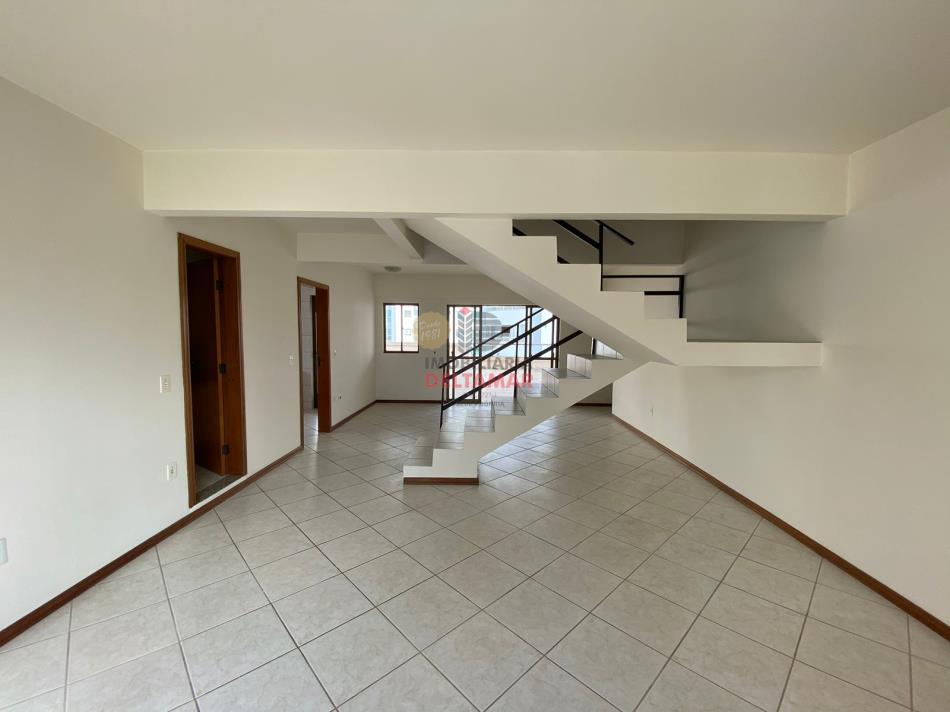 Cobertura Duplex Código 3551 para alugar no bairro Pioneiros na cidade de Balneário Camboriúna Imobiliária DeltaMar5 