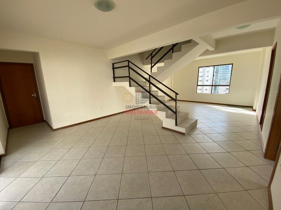 Cobertura Duplex Código 3551 para alugar no bairro Pioneiros na cidade de Balneário Camboriúna Imobiliária DeltaMar5 