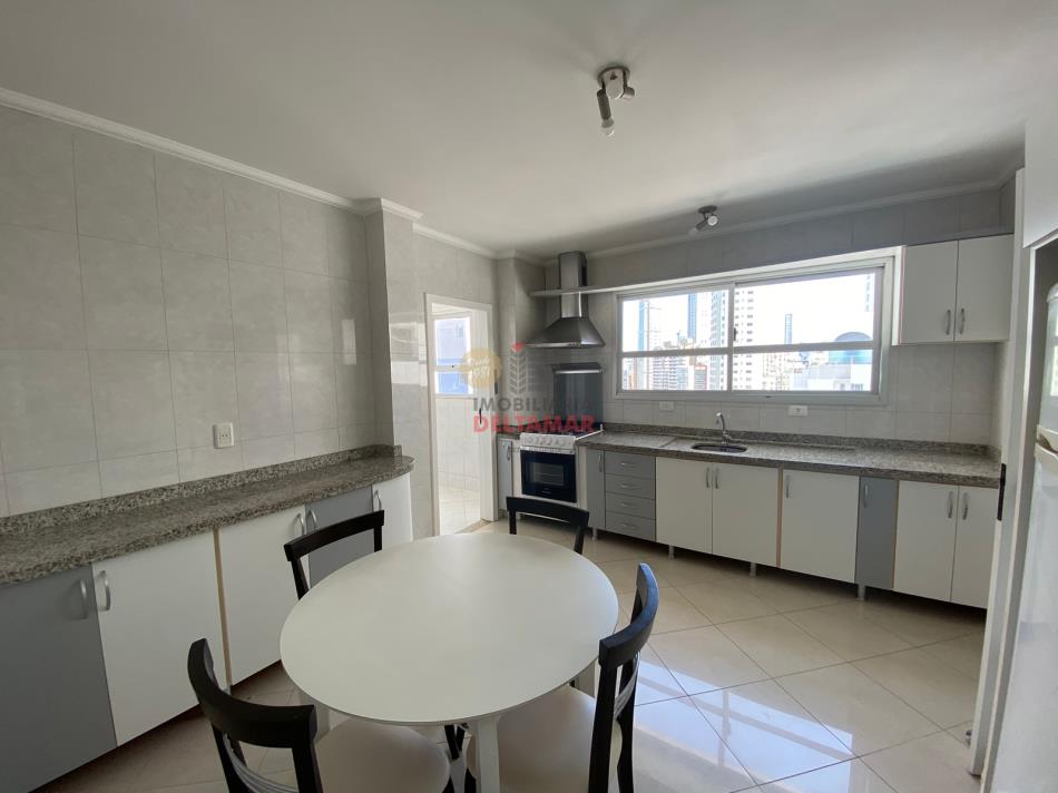 Apartamento Código 3887 para alugar no bairro Centro na cidade de Balneário Camboriúna Imobiliária DeltaMar 