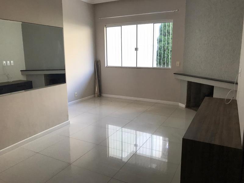 Sobrado Código 4675 para alugar no bairro Praia dos Amores na cidade de Balneário Camboriúna Imobiliária DeltaMar5 