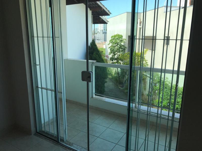 Sobrado Código 4675 para alugar no bairro Praia dos Amores na cidade de Balneário Camboriúna Imobiliária DeltaMar5 