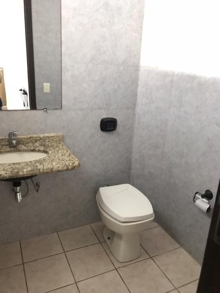 Sobrado Código 4675 para alugar no bairro Praia dos Amores na cidade de Balneário Camboriúna Imobiliária DeltaMar5 
