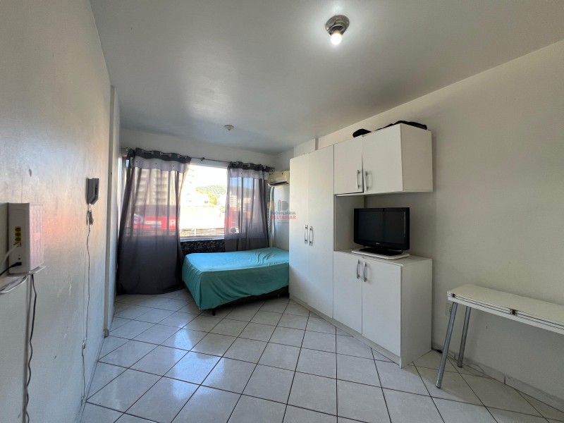 Apartamento Código 4966 para alugar COND. ED SMALL no bairro Centro na cidade de Balneário Camboriú 